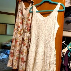 Lot of two lace spring and summer dresses